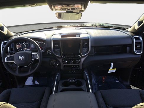 New 2026 RAM 1500 4x4 Crew Cab image 9