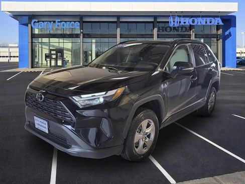 Used 2025 Toyota RAV4 XLE FWD image 4
