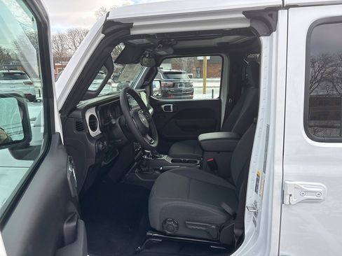 New 2026 Jeep Gladiator Sport image 11