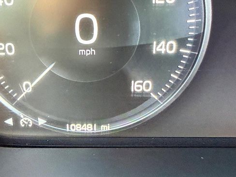 Used 2020 Volvo S60 T5 R-Design image 21