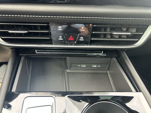 Used 2024 Volkswagen Atlas Cross Sport SE image 29