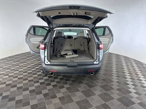 Used 2020 Chevrolet Traverse LT AWD/4WD image 19
