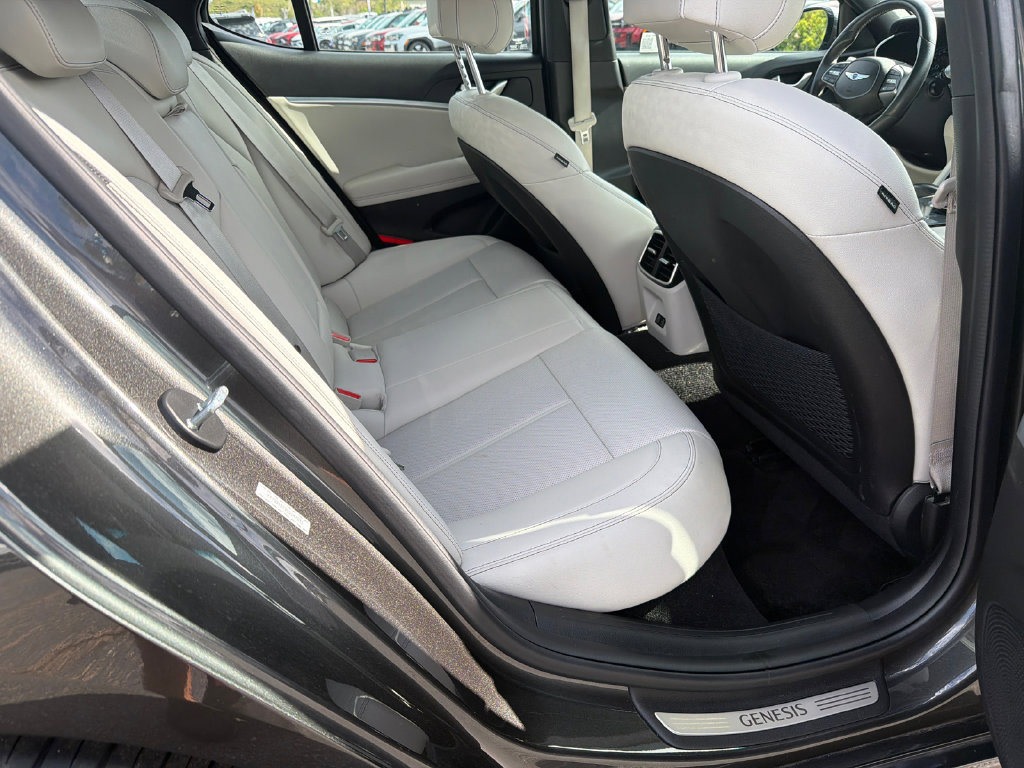 Used 2025 Genesis G70 2.5T RWD image 15