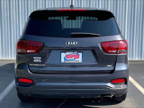 Used 2019 Kia Sorento FWD image 4