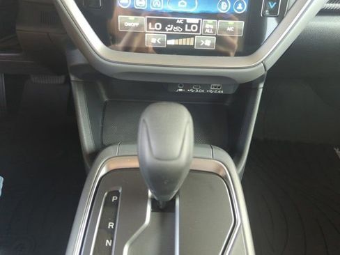 Used 2025 Subaru Crosstrek 2.0i Premium image 23