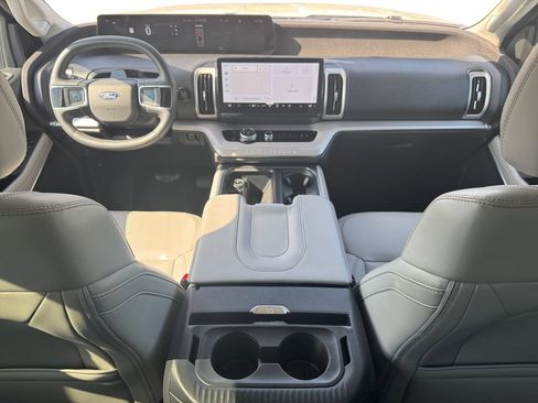Used 2025 Ford Expedition Active AWD/4WD image 10