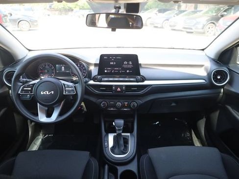Used 2024 Kia Forte LXS w/ LXS Technology Package FWD image 11