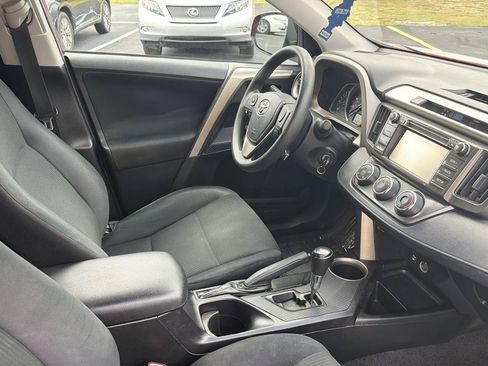 Used 2015 Toyota RAV4 LE FWD image 7