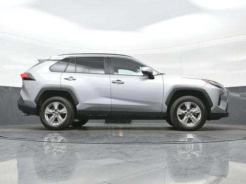 Used 2025 Toyota RAV4 XLE AWD/4WD image 33