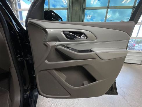 Used 2019 Chevrolet Traverse LT FWD image 27