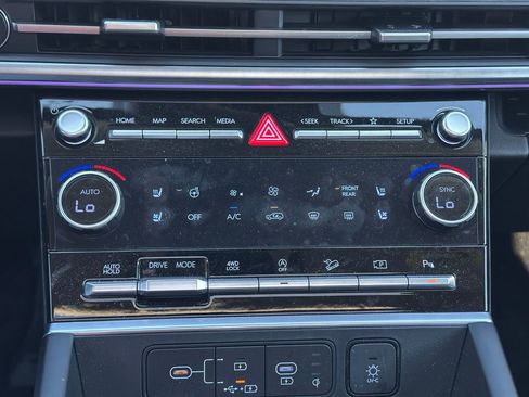 Used 2025 Hyundai Santa Fe Limited image 34