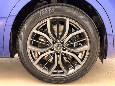 Used 2024 Maserati Levante GT Ultima image 16