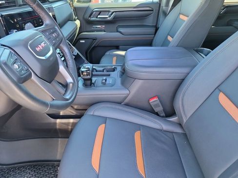 Used 2024 GMC Sierra 1500 AT4 w/ Technology Package image 11
