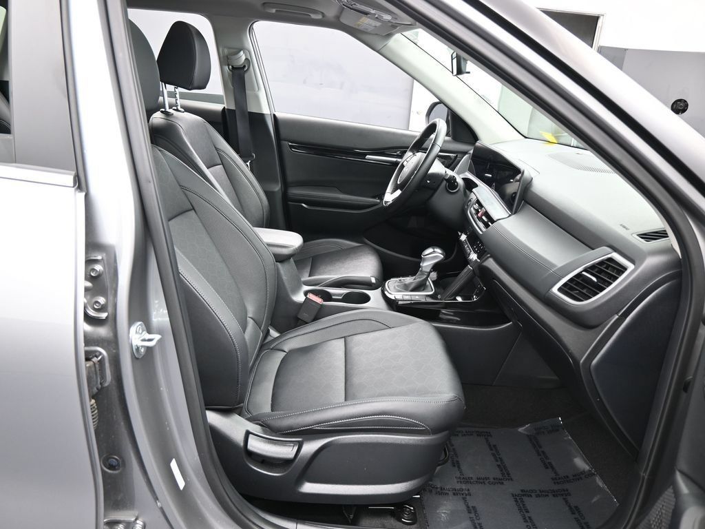 Used 2025 Kia Seltos EX w/ EX Sunroof Package FWD image 39
