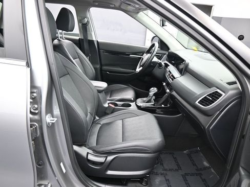 Used 2025 Kia Seltos EX w/ EX Sunroof Package image 39