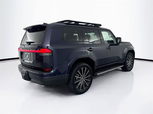 Used 2024 Lexus GX 550 image 5