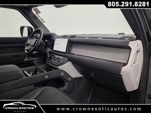 Used 2023 Land Rover Defender 130 SE AWD/4WD image 14