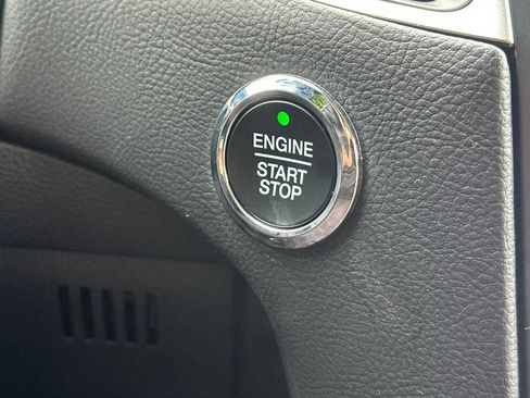 Used 2024 Ford Edge SEL AWD/4WD image 19