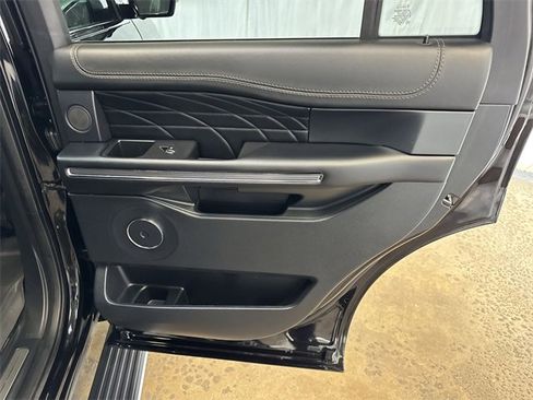 Used 2021 Ford Expedition Platinum image 31