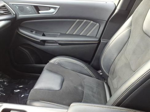 Used 2024 Ford Edge ST w/ Equipment Group 401A image 19