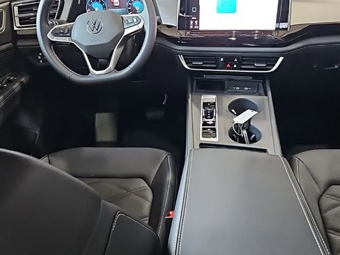New 2026 Volkswagen Atlas Cross Sport SE FWD image 24
