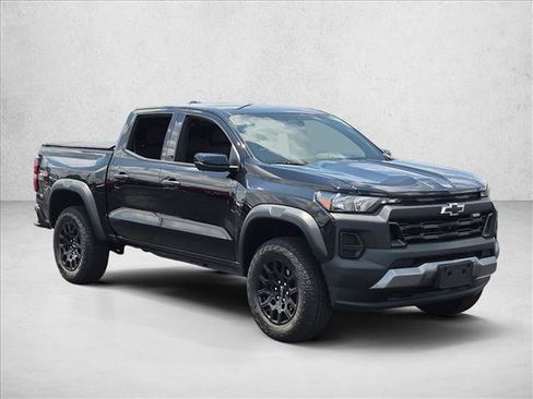 Used 2026 Chevrolet Colorado Trail Boss AWD/4WD image 3