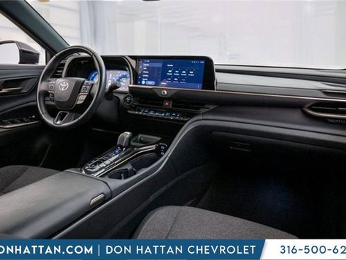 Used 2024 Toyota Crown XLE image 27