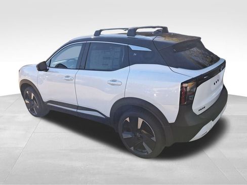 New 2026 Nissan Kicks SR w/ SR Premium Package AWD/4WD image 3