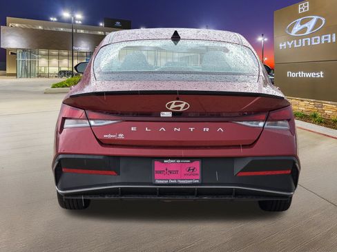 Used 2025 Hyundai Elantra Sport FWD image 8