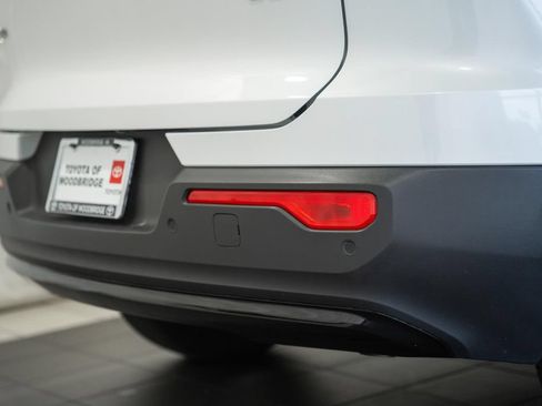 Used 2023 Volvo XC40 B5 Plus w/ Driver Assist Package AWD/4WD image 8