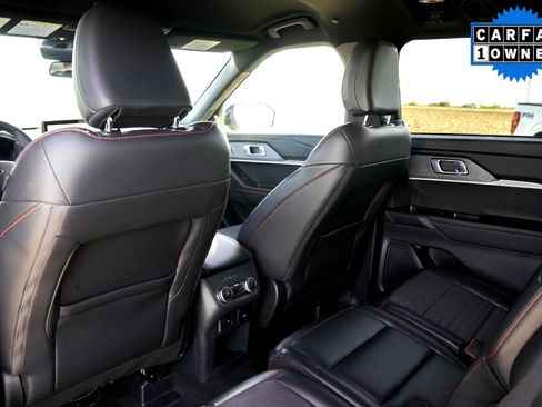 Used 2025 Ford Explorer ST-Line w/ ST-Line Street Pack image 30