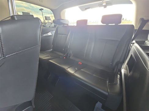 Used 2024 Ford Expedition XLT image 28