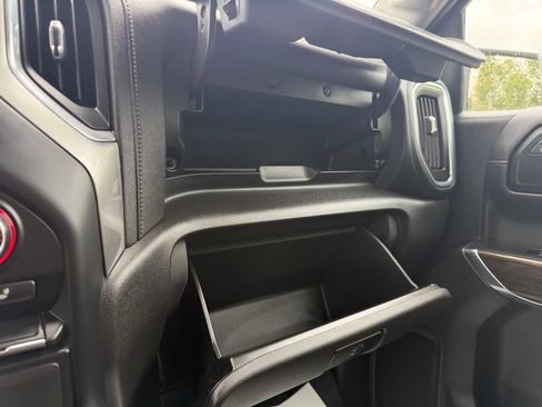 Used 2021 Chevrolet Silverado 1500 LT AWD/4WD image 21