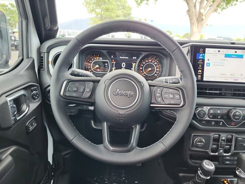 New 2025 Jeep Gladiator Sport image 9