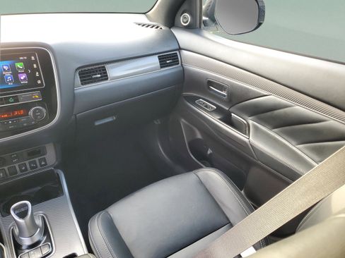 Used 2019 Mitsubishi Outlander GT image 12