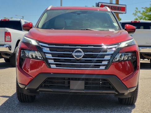 Certified 2024 Nissan Rogue SV w/ SV Premium Package AWD/4WD image 2