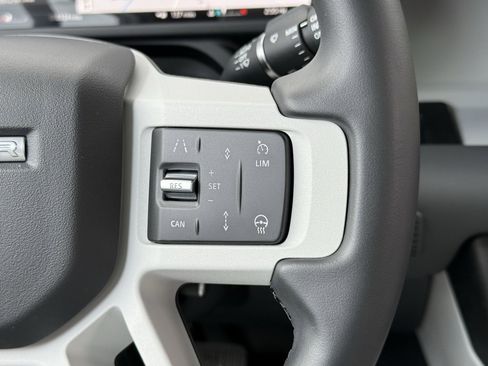 Certified 2025 Land Rover Defender 90 S image 22