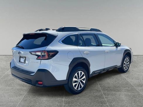 Certified 2025 Subaru Outback Premium w/ Popular Package #1A image 5