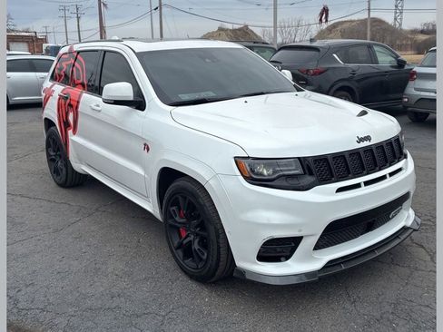 Used 2017 Jeep Grand Cherokee SRT image 1