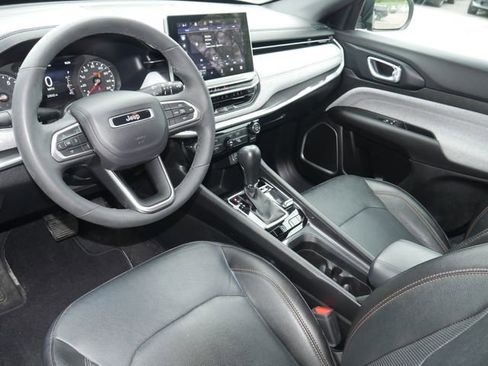 Used 2023 Jeep Compass Latitude AWD/4WD image 14