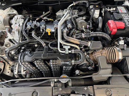 Used 2025 Nissan Altima 2.5 SV FWD image 32