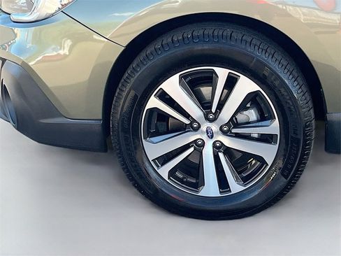 Used 2019 Subaru Outback 3.6R Limited image 33