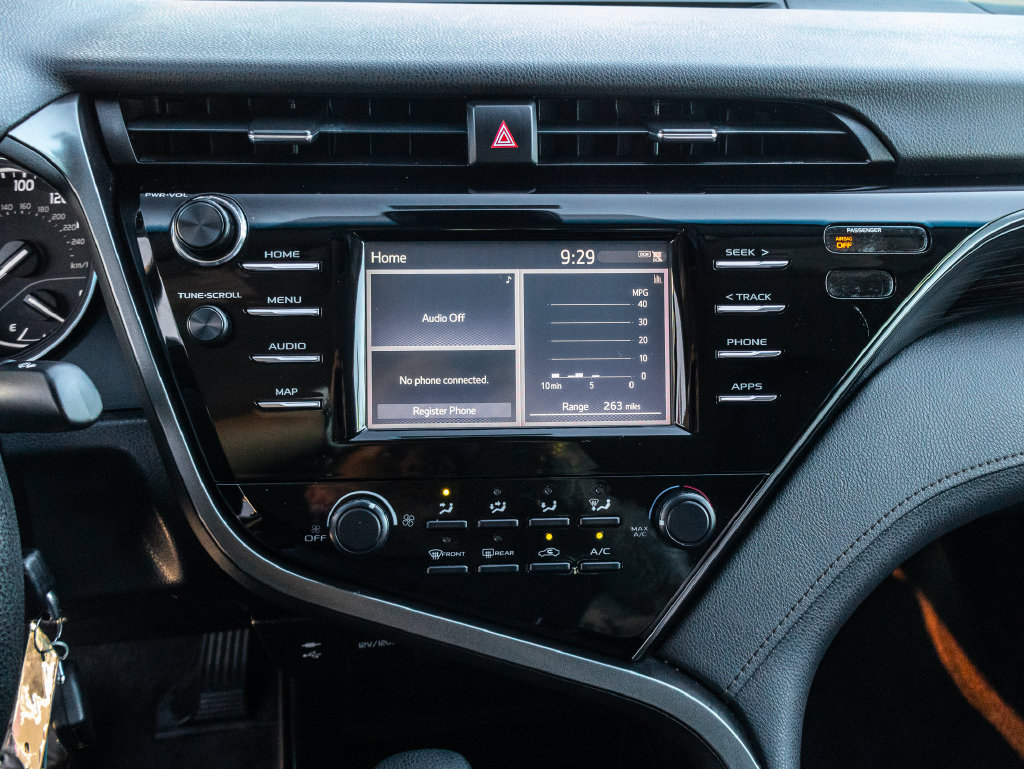 Used 2019 Toyota Camry LE FWD image 22