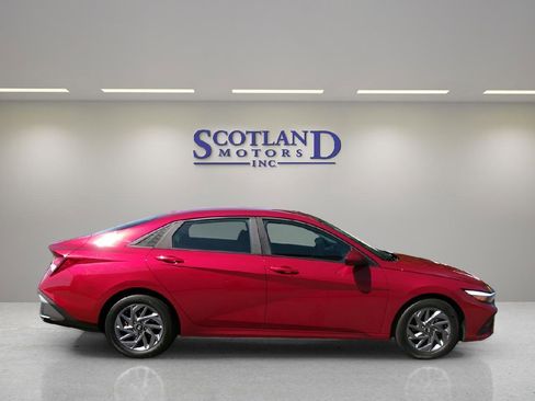 Used 2024 Hyundai Elantra SEL image 5