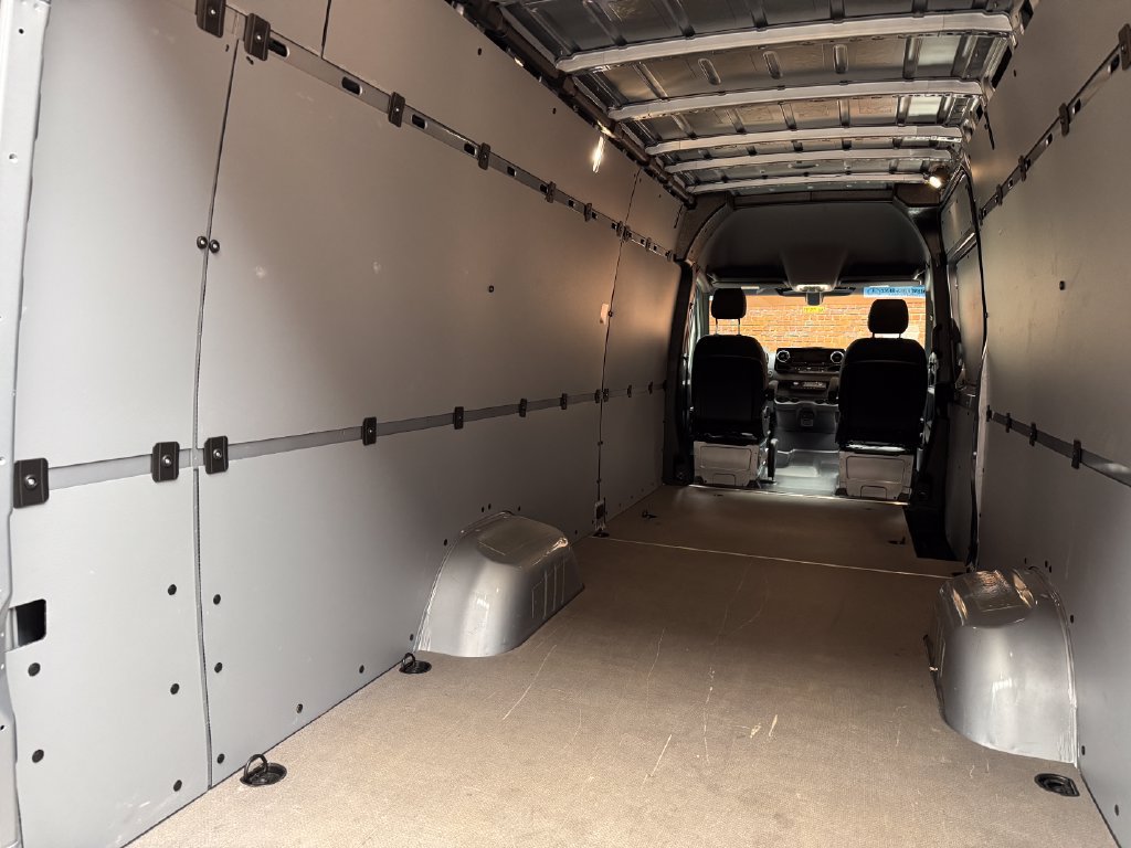 Used 2025 Mercedes-Benz Sprinter 3500 image 27