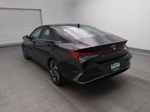 Used 2025 Hyundai Elantra SEL image 5