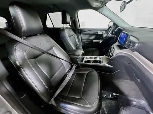 Used 2024 Ford Explorer XLT w/ Equipment Group 202A AWD/4WD image 25