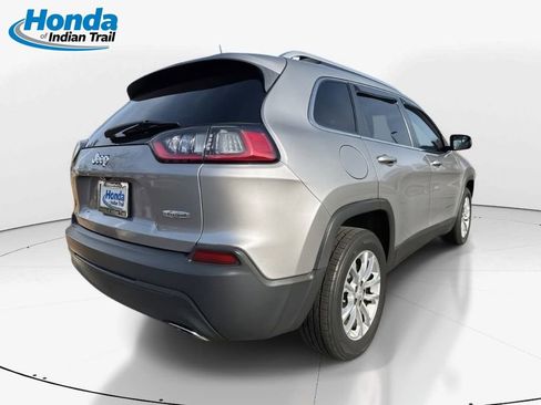 Used 2019 Jeep Cherokee Latitude w/ Popular Appearance Group image 5