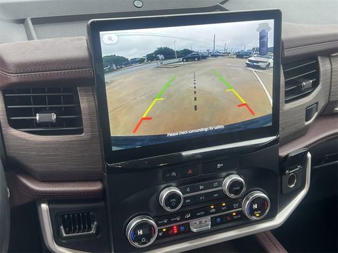 Used 2023 Ford Expedition Limited image 20