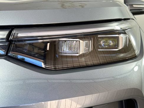 Used 2025 Volkswagen Tiguan S FWD image 36